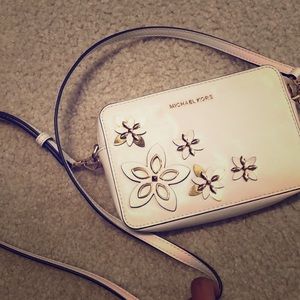 Mk bag the price is firm